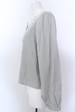 画像2: 【SALE】LEBECCA boutique / 高鳴る鼓動のレースカラーブラウス F グリーン O-25-02-19-1116-EL-BL-OW-ZT077 (2)