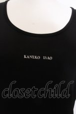 画像2: 【SALE】KANEKO ISAO / ロゴ刺繍半袖ワンピース  クロ O-25-02-19-1139-EL-OP-IG-ZT157 (2)