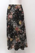 INGEBORG / 桜薔薇柄ロングスカート  クロ O-25-02-19-1144-LO-SK-IG-ZT156