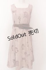 Fi.n.t / ベルト付きクローゼット柄ワンピース F ピンクベージュ O-25-02-19-1030-CA-OP-SZ-ZT079