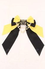 画像1: 【SALE】Enchantlic Enchantilly / ロゴ刺繍パールリボンブローチ  イエロー×クロ O-25-02-20-081-LO-ZA-IG-ZT432-F004 (1)