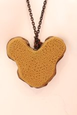 画像2: 【SALE】Q-pot. / ミッキーマウス/チョコケーキネックレス  ブラウン O-25-02-20-017-QP-AC-OW-ZT432-F003 (2)