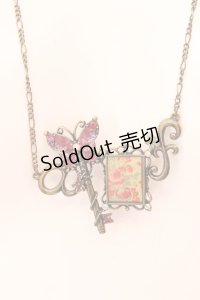 axes femme / 鍵＆フレームネックレス  アンティークゴールド O-25-02-20-024-AX-AC-OW-ZT432