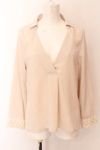 axes femme / バックプリーツプルオーバー  アイボリー O-25-02-23-014-AX-TO-IG-OS