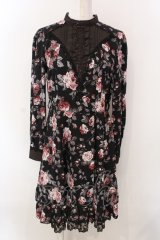axes femme / 総バラベルト付ワンピース【ベルト欠品】  クロ O-25-02-26-1038-AX-OP-IG-OS