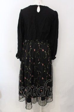 画像4: axes femme POETIQUE / 花刺繍チュールワンピース  黒 O-25-02-26-1039-AX-OP-ET-OS