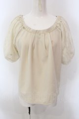 axes femme / レーススリーブトップス  アイボリー O-25-02-26-1010-AX-TO-IG-OS