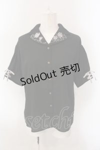 axes femme / 【美女と野獣】刺繍ブラウス M クロ O-25-02-26-1027-AX-BL-IG-OS