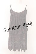 Ozz Croce / 総柄フェイクレイヤードキャミワンピース  ブラック×レッド O-25-02-27-019-OO-OP-IG-OS