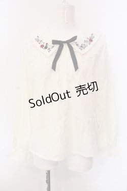 画像1: axes femme / リボン付き猫刺繍ブラウスプルオーバー F オフシロ O-25-02-28-034-AX-BL-IG-OS