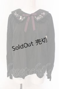 axes femme / リボン付き猫刺繍ブラウスプルオーバー F クロ O-25-02-28-041-AX-BL-IG-OS