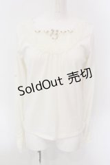 axes femme / サテンローズデザインプルオーバー F キナリ O-25-02-28-050-AX-TO-OW-OS