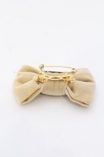 画像2: 【SALE】MILK / Mロゴベロアブローチバレッタ  ベージュ O-25-03-13-1053-ML-AC-OW-ZTK016 (2)