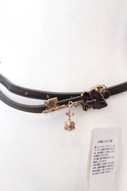 画像1: axes femme / 蝶モチーフ鍵細ベルト  ブラウン O-25-03-13-1006-AX-SK-OW-ZT-K016