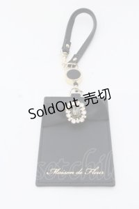 Maison de FLEUR / リール付きビジューリボンパスケース  クロ O-25-03-13-1030-LO-ZA-OW-ZT394-F001