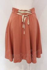 画像2: 【SALE】Fi.n.t / くるみボタンフレアースカート  サーモンピンク O-25-03-18-020-CA-SK-IG-ZT140 (2)
