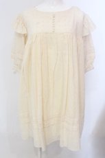 画像1: 【SALE】Maison de FLEUR Petite Robe canone / エンジェルショルダースモックワンピース  アイボリー O-25-03-20-2032-EL-OP-IG-ZT140 (1)