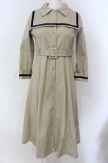 画像1: Maison de FLEUR Petite Robe canon / セーラー衿付きワンピース  ベージュ O-25-09-03-1012-LO-OP-IG-ZT007 (1)