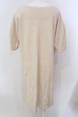 画像4: Franche Lippee / 白猫いちご刺繍カットワンピース  ベージュ O-25-03-20-2008-LO-OP-IG-ZT192