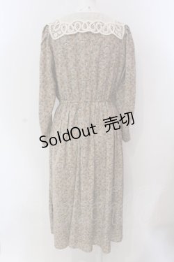 画像4: an another angelus / レース衿小花柄ロングワンピース  ベージュ O-25-03-20-2011-CA-OP-IG-OS