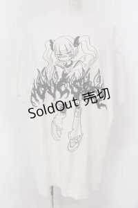 NOVESSEL / 少女イラストプリント半袖Tシャツ  ホワイト O-25-03-22-012-PU-TS-IG-OS