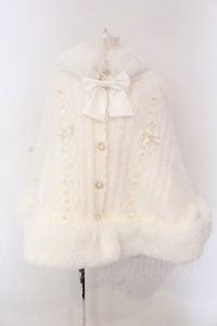 Amavel / ハートケーブルニットファーポンチョ  オフシロ O-25-03-26-024-CA-CO-IG-ZT-C026