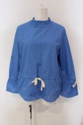 LEBECCA boutique / 缶を差し出すプルオーバー F ブルー O-25-03-26-1030-EL-TO-OW-ZT110