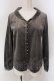 画像1: LEBECCA boutique / 通い続けるベロアブラウス F グレー O-25-03-26-1038-EL-TO-OW-ZT120 (1)