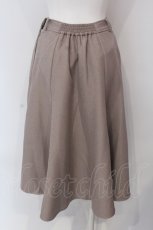 画像3: 【SALE】Fi.n.t / フラップデザインナローフレアースカート F ピンクベージュ O-25-03-26-1052-CA-SK-OW-ZT232 (3)