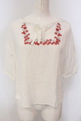 Fi.n.t / ヨークフルーツ刺繍ブラウス  シロ O-25-03-26-1010-CA-BL-IG-ZT114