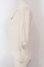 画像3: 【SALE】Fi.n.t / ヨークフルーツ刺繍ブラウス  シロ O-25-03-26-1010-CA-BL-IG-ZT114 (3)