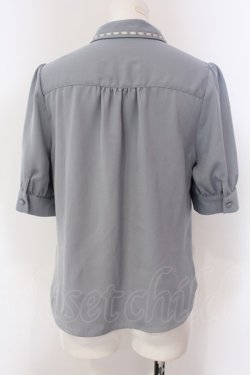 画像3: Fi.n.t / 配色タイ付きはしごリボン衿5分袖ブラウス  サックス O-25-03-26-1028-CA-BL-IG-ZT110