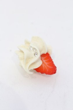 画像2: Q-pot. / One Strawberry Whip リング  ホワイト×いちご O-25-03-31-086-QP-AC-IG-OS