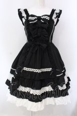 画像1: Angelic Pretty / Sweetフリルジャンパースカート  クロ×シロ O-25-03-31-014-AP-OP-IG-OS (1)