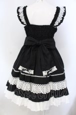 画像5: Angelic Pretty / Sweetフリルジャンパースカート  クロ×シロ O-25-03-31-014-AP-OP-IG-OS (5)