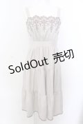 axes femme POETIQUE / スカラップ刺繍キャミワンピース M グレージュ O-25-04-04-070-AX-OP-OW-OS