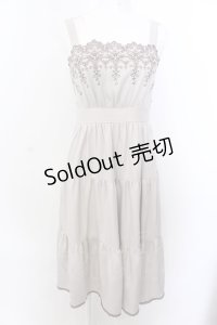 axes femme POETIQUE / スカラップ刺繍キャミワンピース M グレージュ O-25-04-04-070-AX-OP-OW-OS