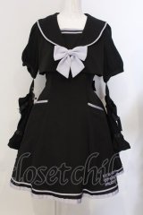 Amavel / CYBER CATS セーラーワンピース F クロ×パープル O-25-04-05-048-CA-OP-OW-OS