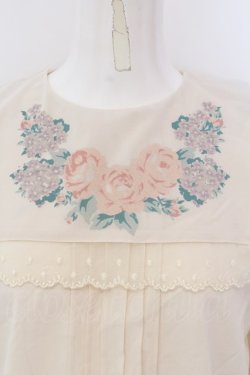 画像2: an another angelus / フラワー転写プルブラウス F キナリ O-25-04-07-057-CA-BL-OW-OS