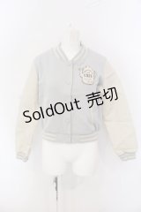 Fi.n.t / ポットワッペン付きスタジャン F ブルー O-25-04-07-067-CA-JA-OW-OS