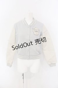Fi.n.t / ポットワッペン付きスタジャン F ブルー O-25-04-07-067-CA-JA-OW-OS