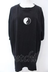 KRY CLOTHING / 「YINANDYANG」BIGTシャツ  ブラック O-25-04-08-059-EL-TO-IG-OS
