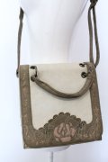 axes femme / スクエアバッグ  ベージュ×ブラウン O-25-04-11-006-AX-BG-IG-ZT286
