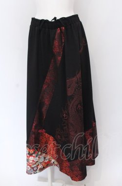画像1: Qutie Frash / 和柄Aラインロングスカート  ブラック×レッド O-25-04-13-022-QU-SK-OW-OS