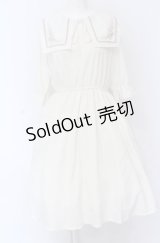 axes femme / 刺繍入セーラー襟ワンピース F キナリ O-25-04-14-011-AX-OP-OW-OS