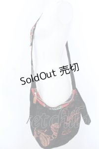 kikou / 鞠プリントショルダーバッグ  ブラック×レッド O-25-04-15-1004-GO-BG-IG-OS