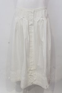 INGEBORG / はしごレースタックリボンスカート  シロ O-25-04-17-021-LO-SK-IG-OS