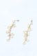 画像1: Maison de FLEUR Petite Robe canone / ひとつずつ告げる特別(ピアス)  ゴールド O-25-04-18-014-EL-AC-OW-OS (1)