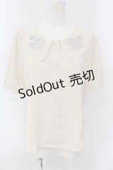 Fi.n.t / デルフィニウム刺繍ビッグカラーブラウス  アイボリー O-25-04-19-029-CA-BL-IG-OS