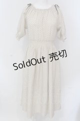 Fi.n.t HOME / ドット柄オフショルワンピース  ベージュ O-25-04-19-031-LO-OP-IG-OS